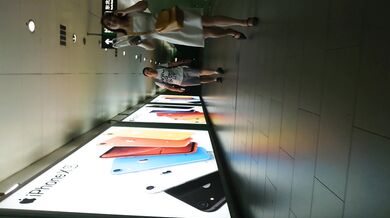 白短裙粉丁内靓妹